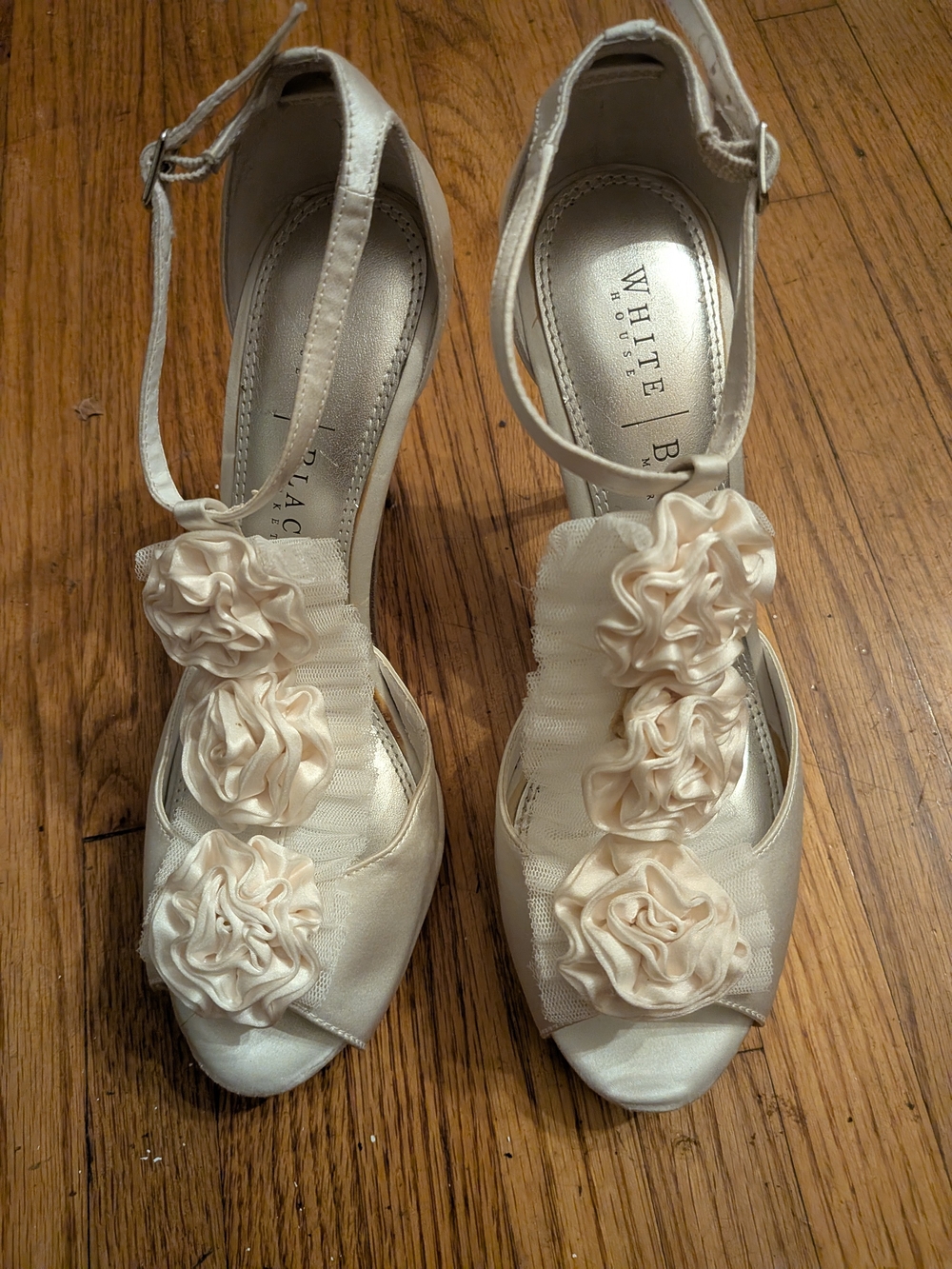 White House Black Market Ivory Floral Satin T-Strap Open toe Heels Size 8